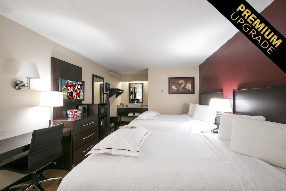 Red Roof Inn PLUS Philadelphia Airport - photo 21