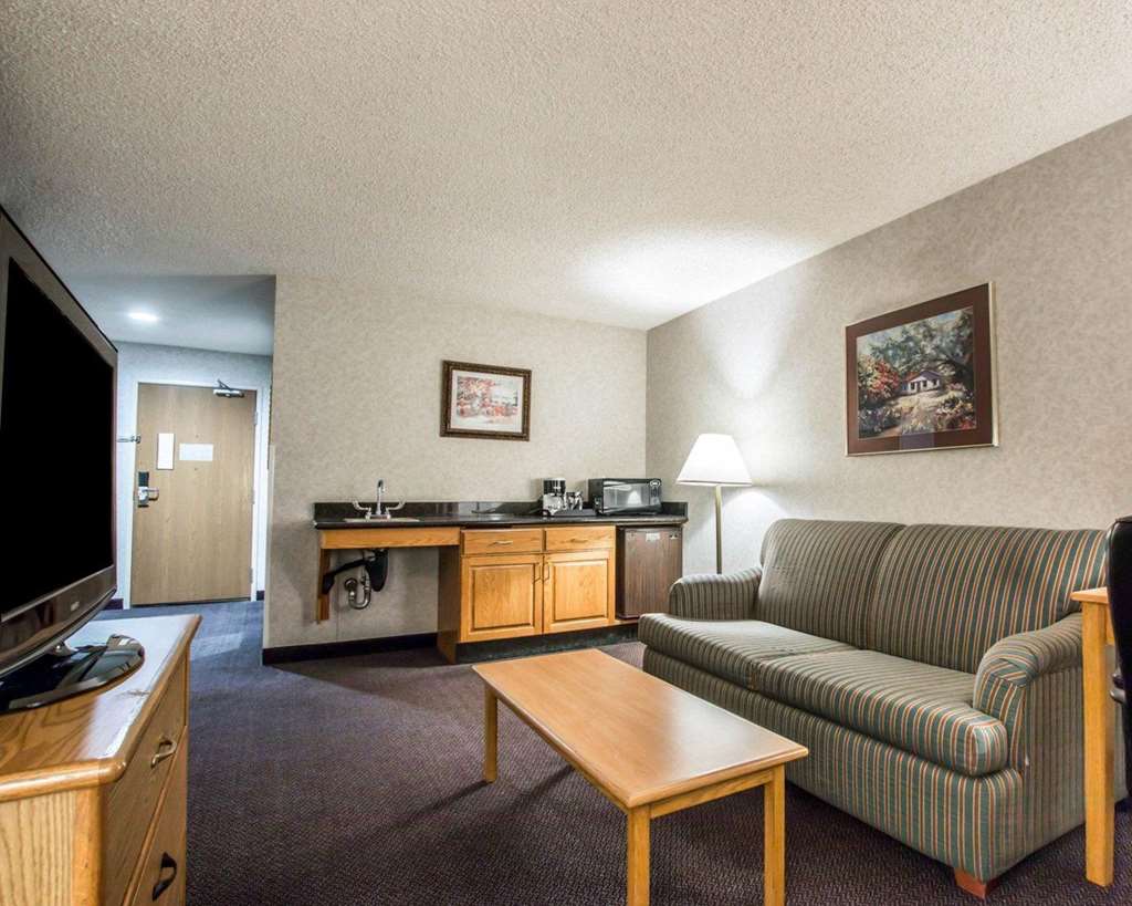 Quality Suites San Diego Otay Mesa - photo 19