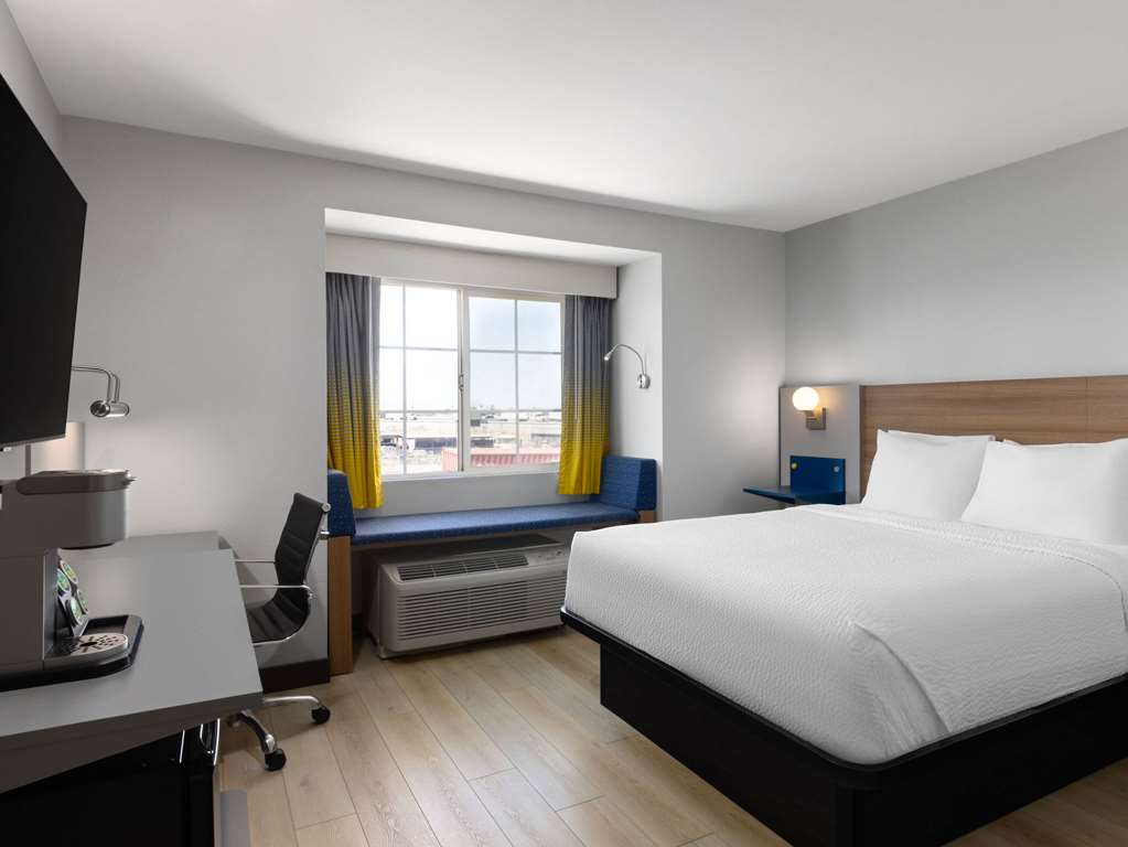 Microtel Inn & Suites by Wyndham Tracy - photo 16