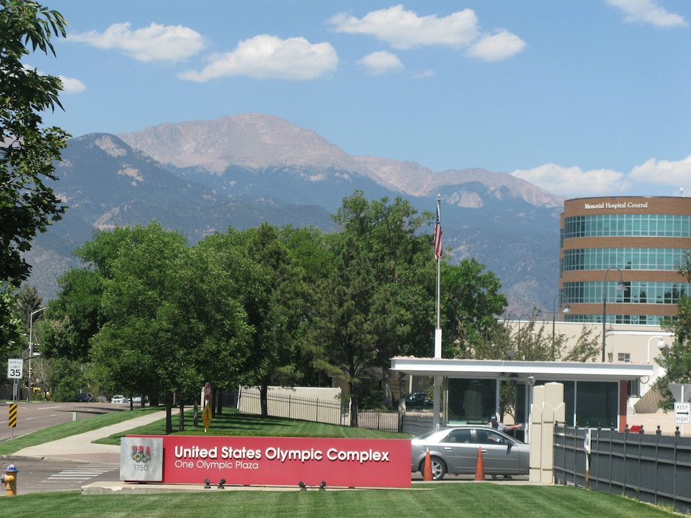 Holiday Inn Express & Suites Colorado Springs North by IHG - photo 76