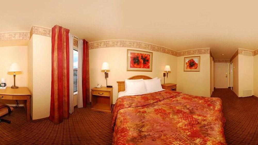 Pan American Inn & Suites - photo 11