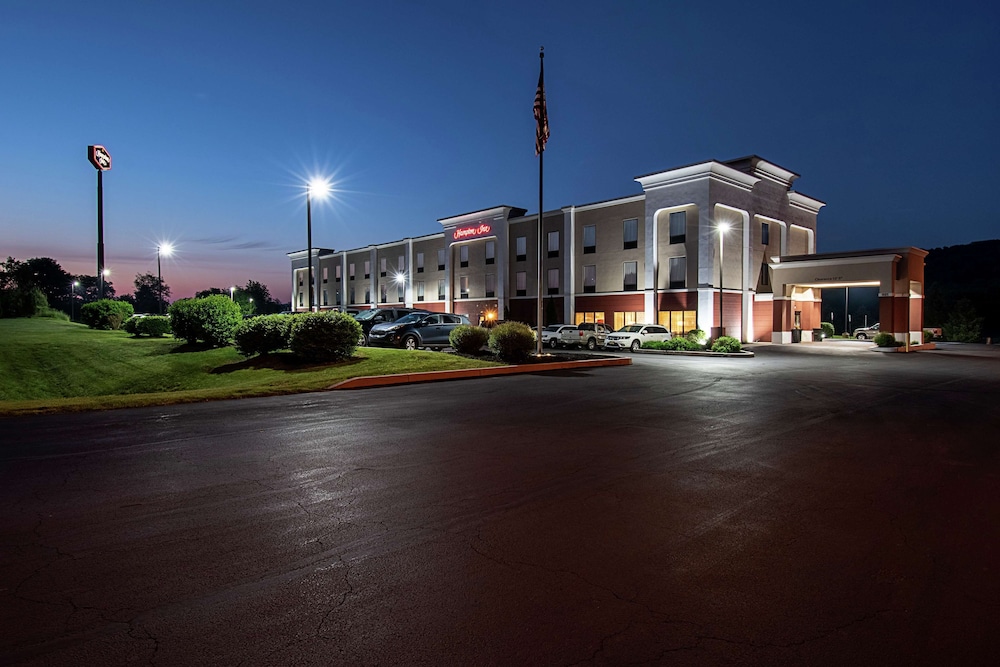 Hampton Inn Pine Grove - photo 72