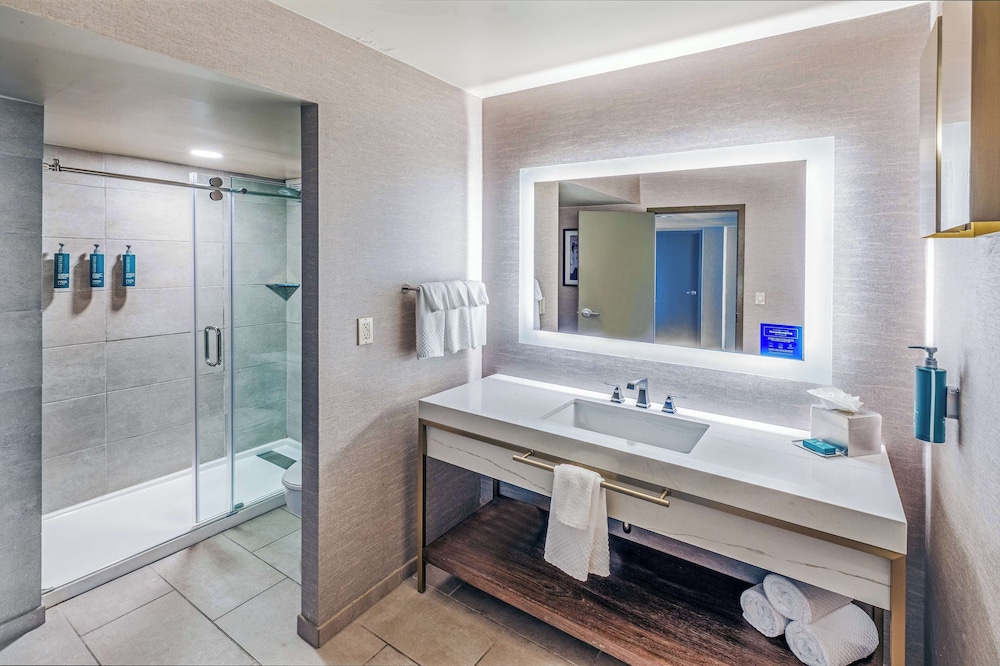 DoubleTree by Hilton Tulsa Downtown - photo 58
