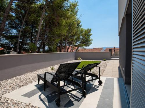 Apartments Dva Galeba Standard One Bedroom Apartment with Terrace 101 — 4-Star Luxury Hotel in Bol, Croatia