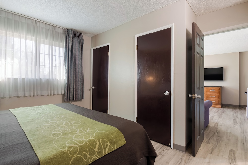 Rodeway Inn & Suites Portland West Beaverton - photo 9