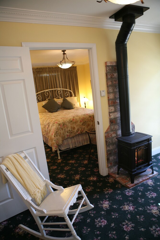 Pescadero Creek Inn - photo 6