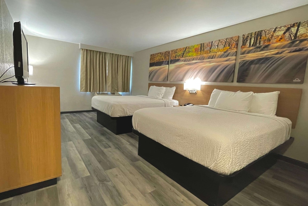 Days Inn by Wyndham Columbus IN - photo 22