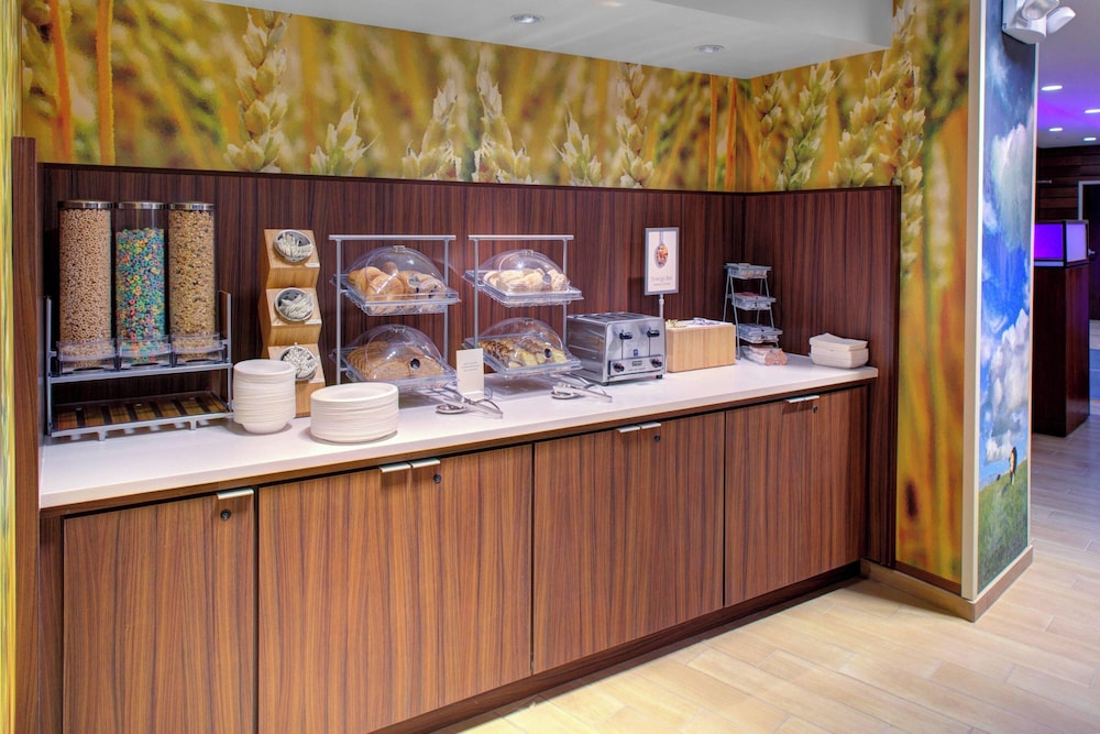 Fairfield Inn & Suites by Marriott Hollister - photo 33