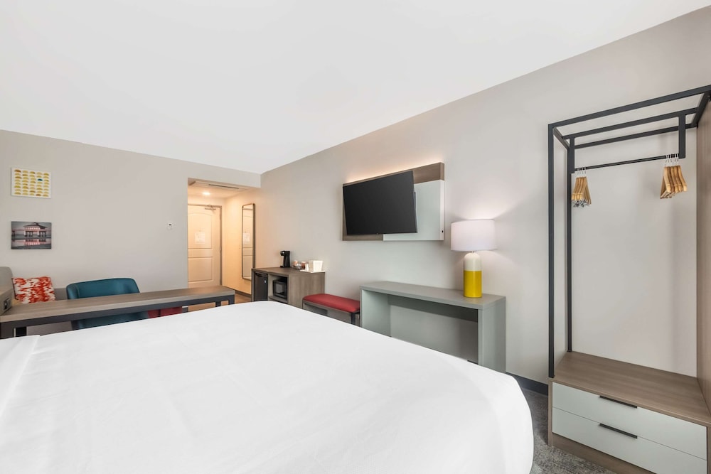 Comfort Suites Fort Myers East I 75 - photo 7