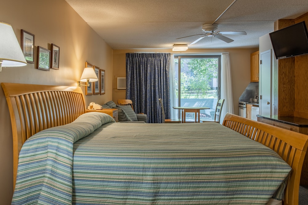 Smugglers' Notch Resort Private Suites - photo 6