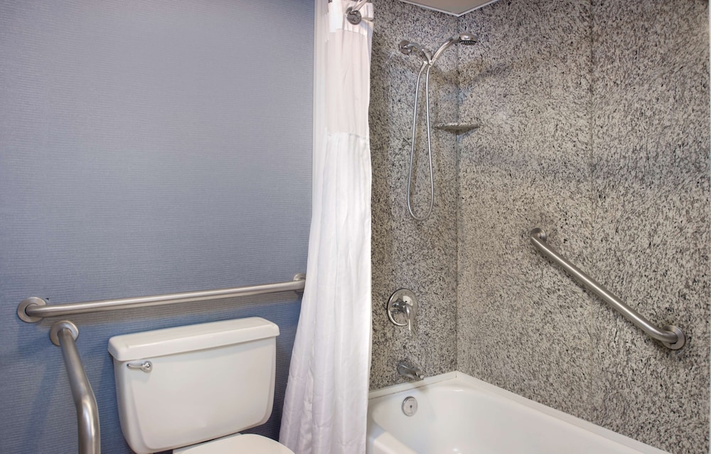 DoubleTree by Hilton St. Louis Westport - photo 36