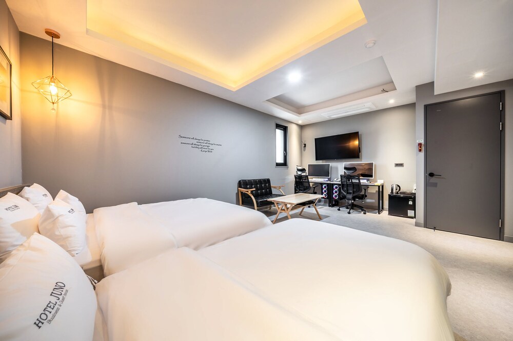 Yongin Hotel Juno in Suwon, South Korea