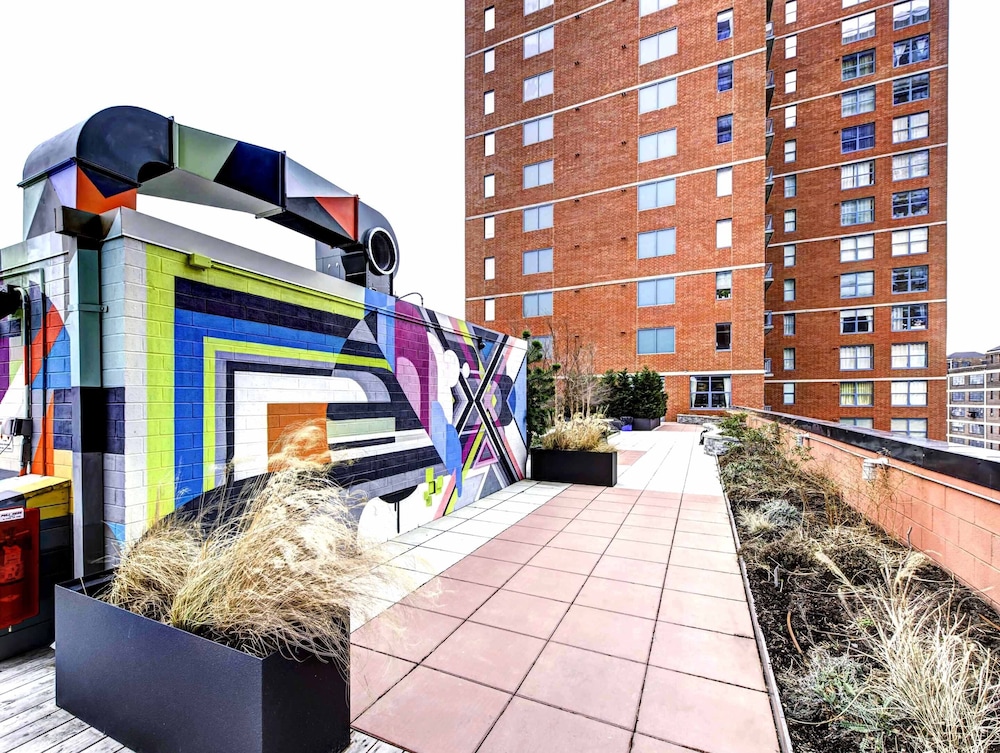 Pelicanstay near Holland Tunnel — 4-Star Luxury Hotel in Jersey City, United States