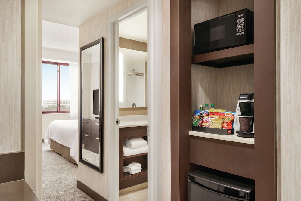 Embassy Suites by Hilton Chicago North Shore Deerfield - photo 21