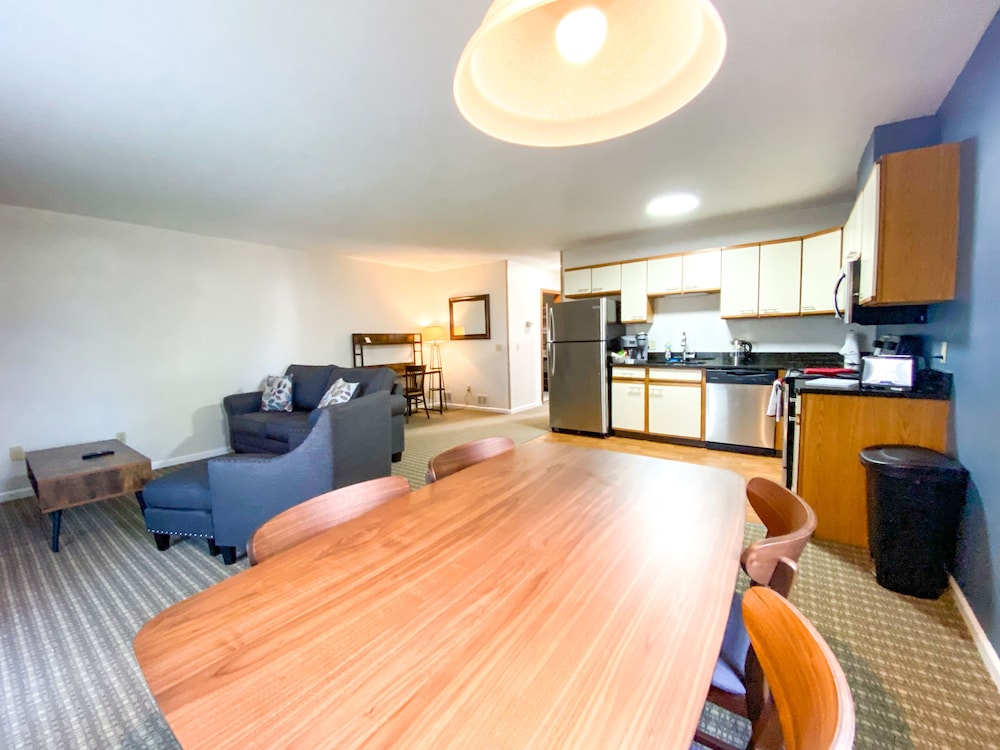 The Central Downtown Inn & Suites - photo 27