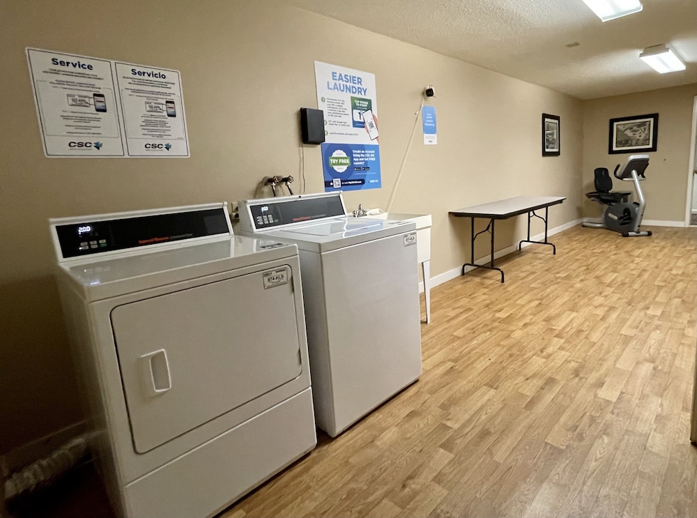 The Central Downtown Inn & Suites - photo 44