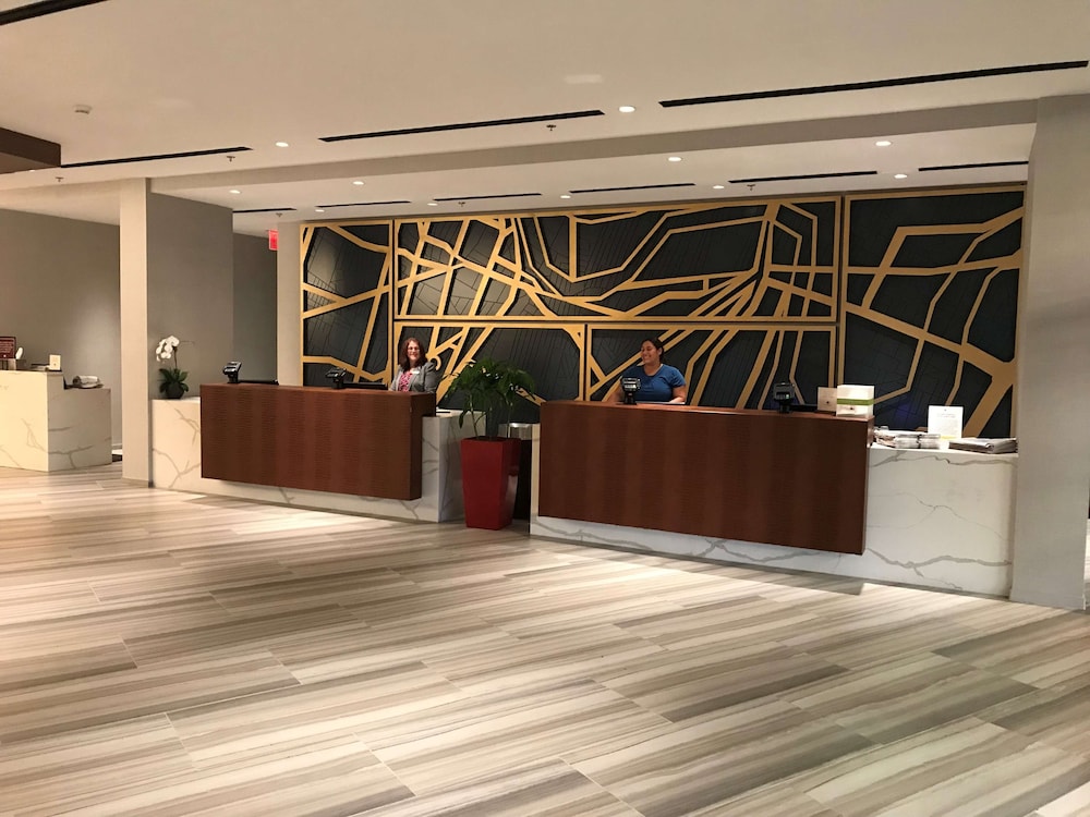 DoubleTree by Hilton Hotel Newark Airport - photo 6