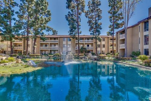 Pacific Beach Resort Condo Walk to the Beach — 4-Star Luxury Hotel in San Diego, United States