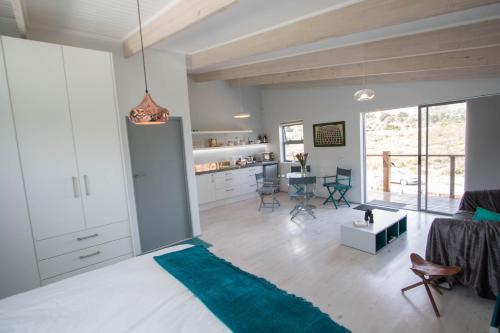 Selkie Two Restful Studio Apartments near Noordhoek Beach & Restaurants