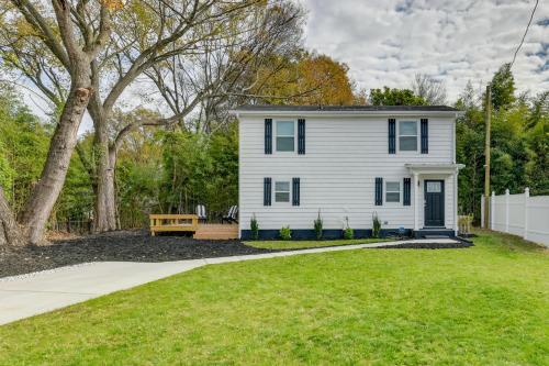 Stunning Charlotte Retreat about 2 Mi to City Center in Charlotte, United States