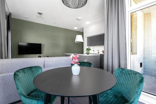 Modern Downtown Apartment Harbour View
