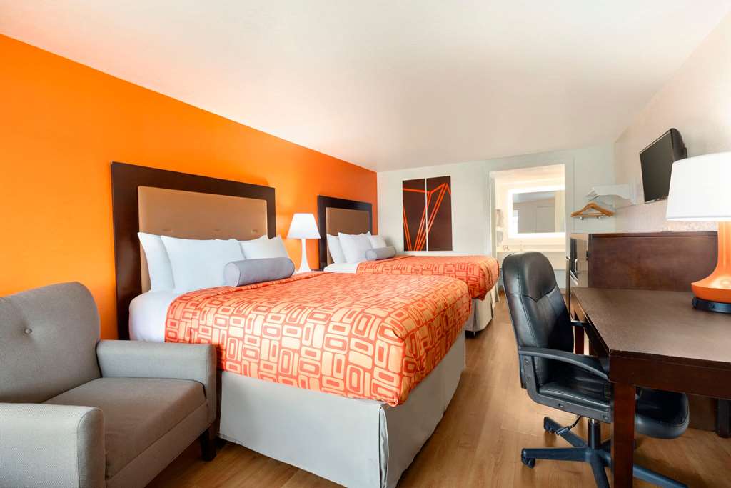 Howard Johnson by Wyndham Harrisonburg - photo 12