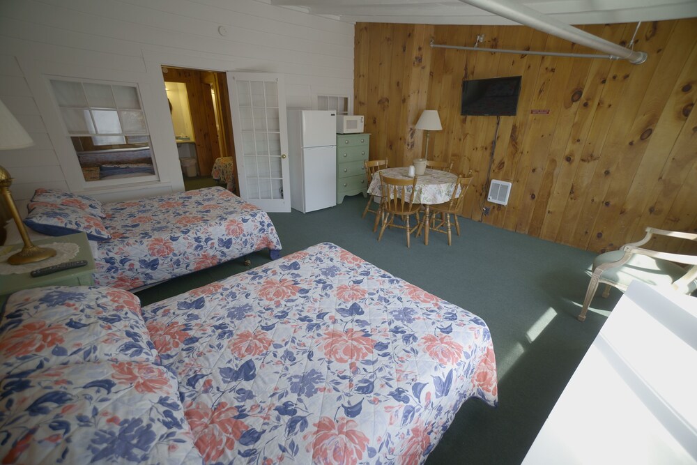 Betty Doon Hotel - photo 102