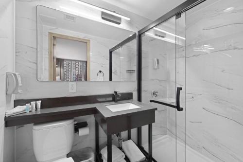 Tremont Hotel - photo 12