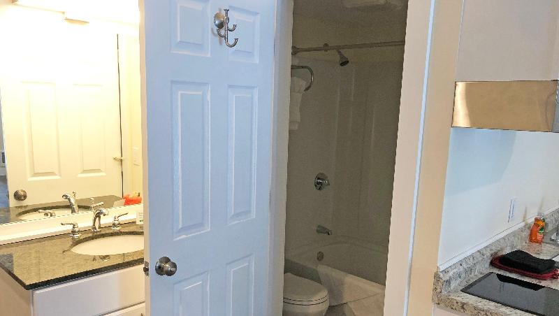 Colonial Inn Ellsworth - photo 208