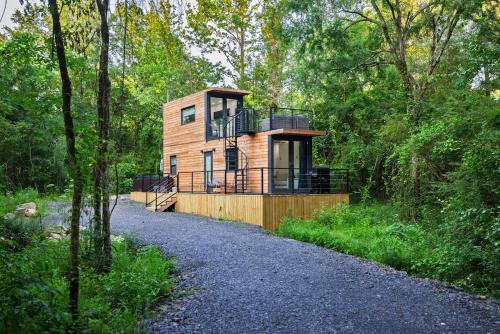 Whispering Firefly Escape MicroCabin — Broken Bow — photo 5