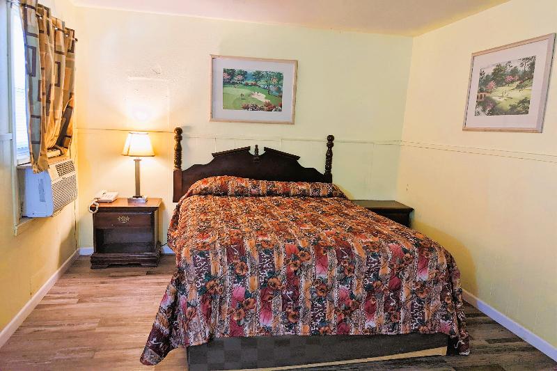 Economy Inn Kingsville - photo 11
