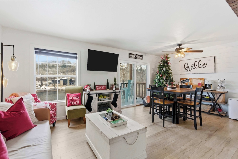 Ashley's Forgetaway For 4 - last minute hotel in Branson