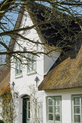 Nordfriesisches Apartement Auf Der Insel Föhr — hotel in Midlum