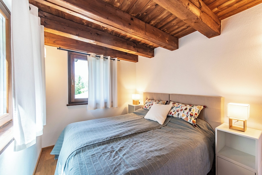 Casa di Stella — 4-Star Luxury Hotel in La Salle, Italy