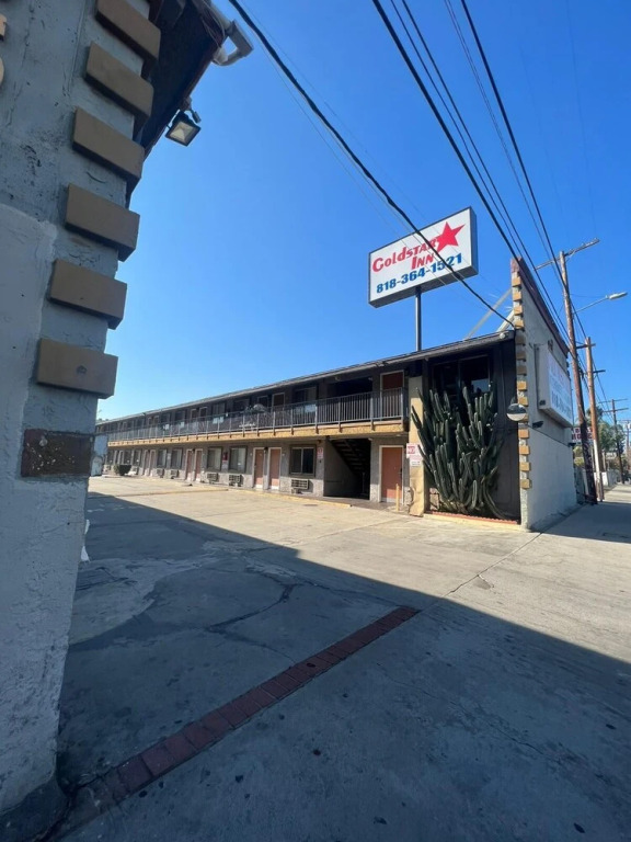 Goldstar Inn - photo 8