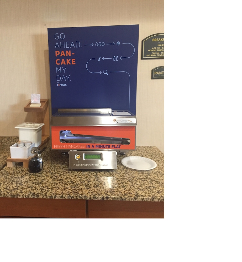 Holiday Inn Express & Suites Howell by IHG - photo 33