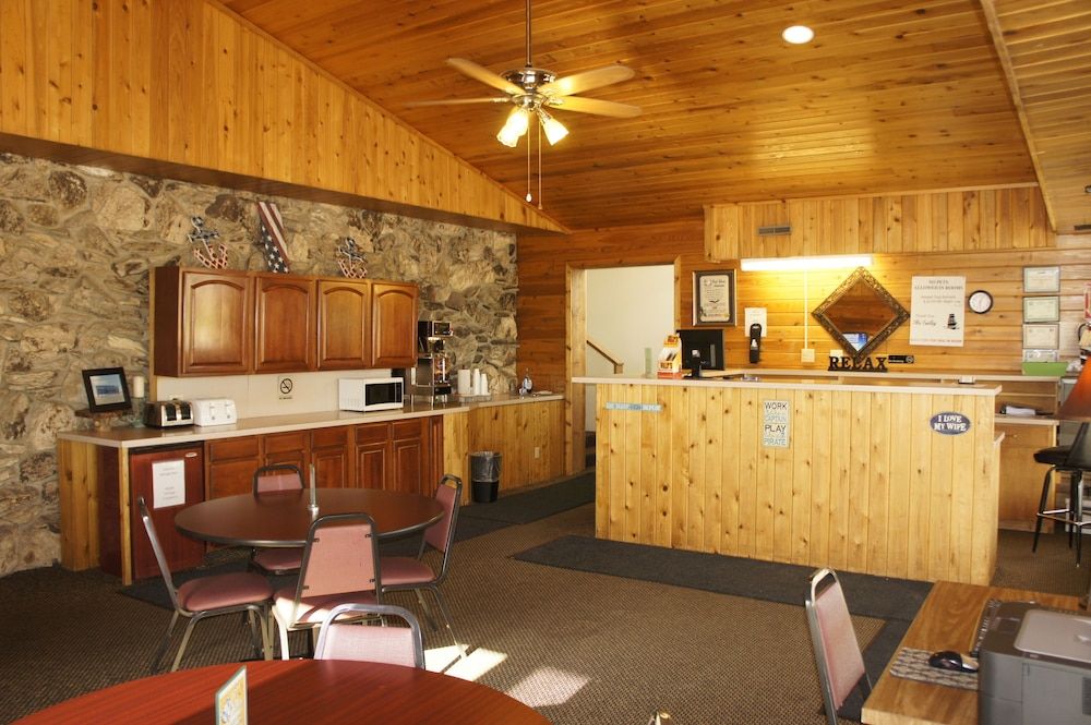 The Galley Hotel Bar and Grill - photo 2