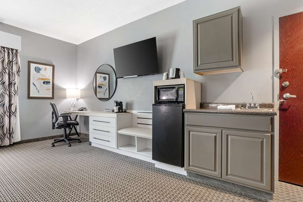 Best Western Plus Two Rivers Hotel & Suites - photo 13