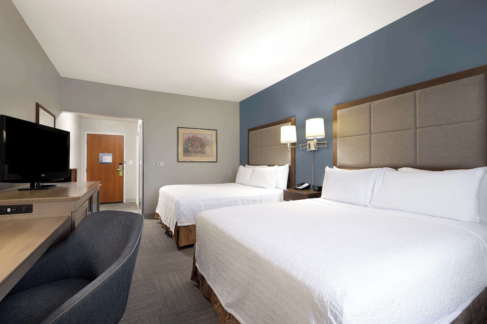 Hampton Inn Victoria - photo 20