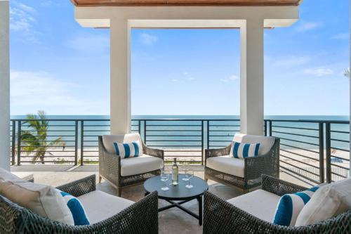 Sunset Beach Modern Luxury Beachfront Pool Home Sleeps 12 — 4-Star Luxury Hotel in Bonita Springs, United States