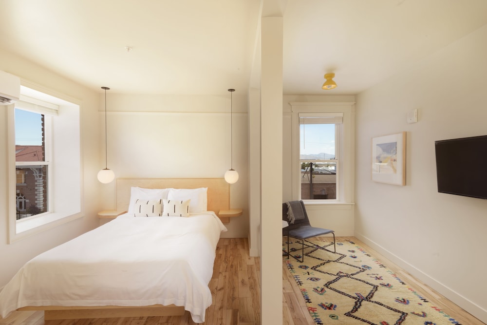 The Jesse Hotel & Bar - photo 15