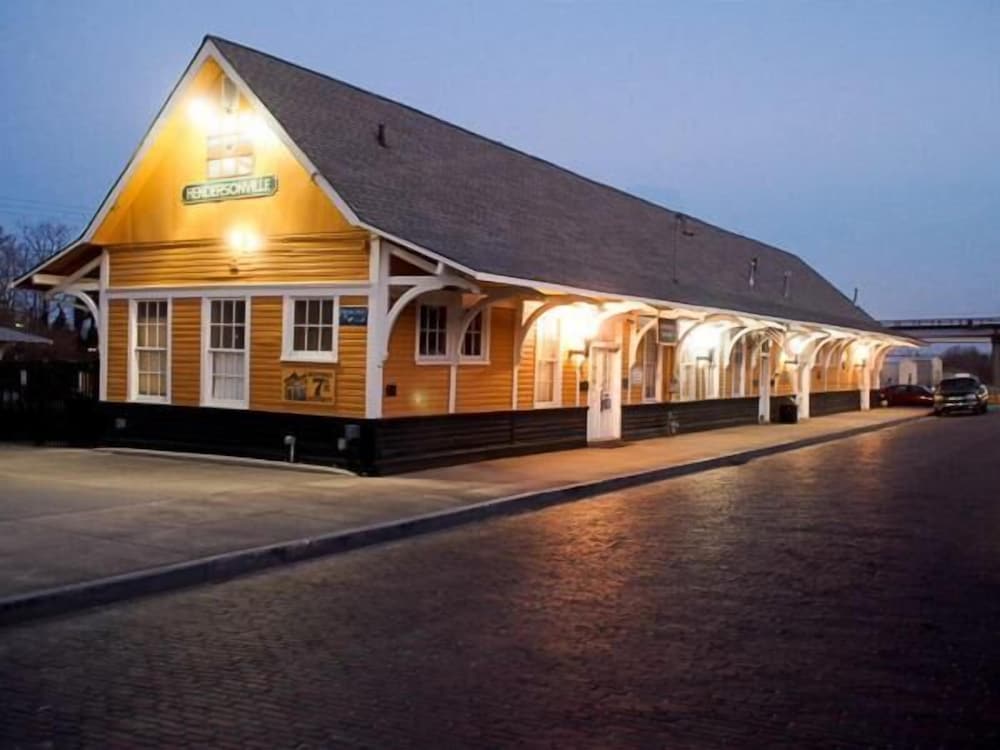 Mountain Inn & Suites - photo 25