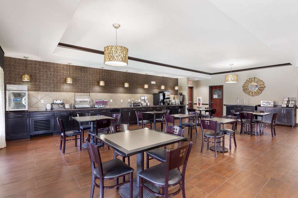 Best Western Plus Classic Inn & Suites - photo 6