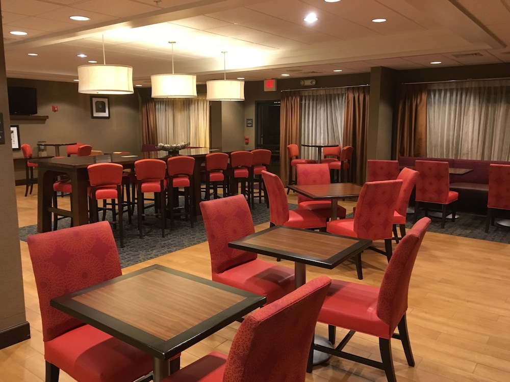 Hampton Inn Bedford - photo 35
