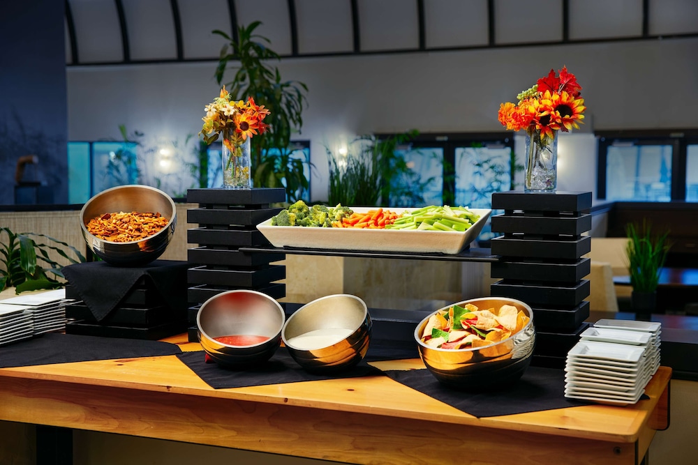 Embassy Suites by Hilton West Palm Beach Central - photo 4