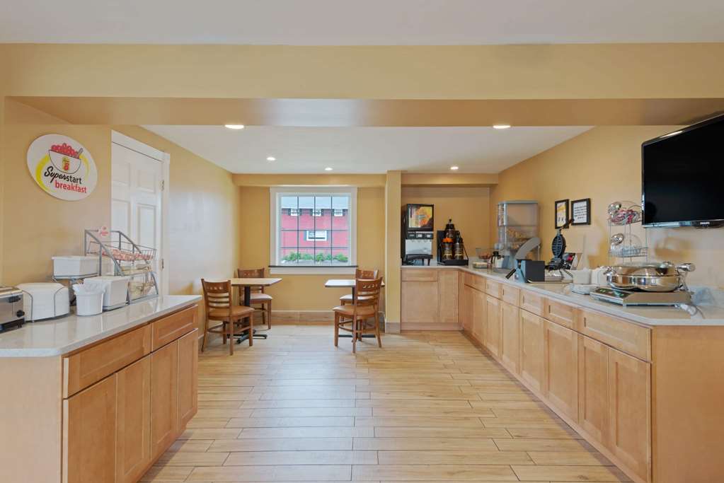 Super 8 by Wyndham Sturbridge - photo 17