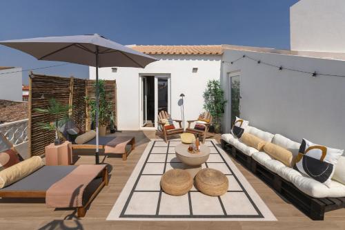 Surf & Chill Peniche Villa — 4-Star Luxury Hotel in Atouguia Da Baleia, Portugal