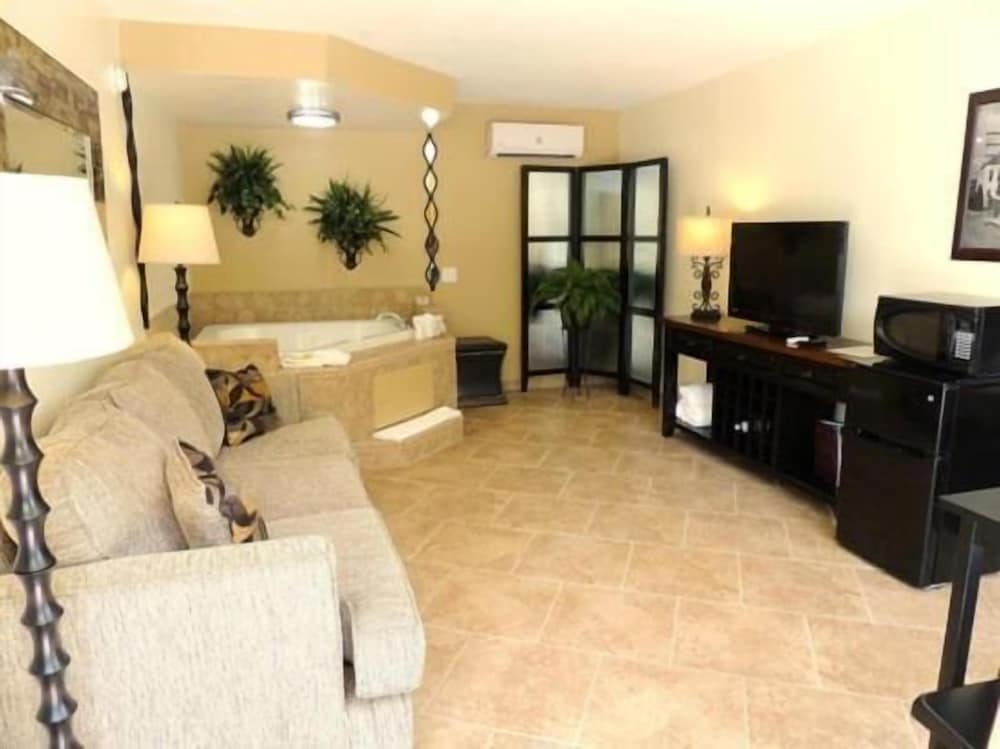 Carmel Inn & Suites - photo 18