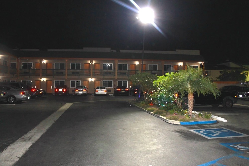 El Rancho Inn Hawthorne - photo 26