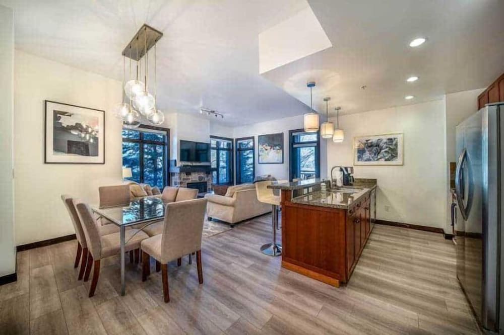 Luxury Ski in Ski out 2 Bedroom Colorado Resort Vacation Rental in the Heart of Snowmass Base Village - photo 8